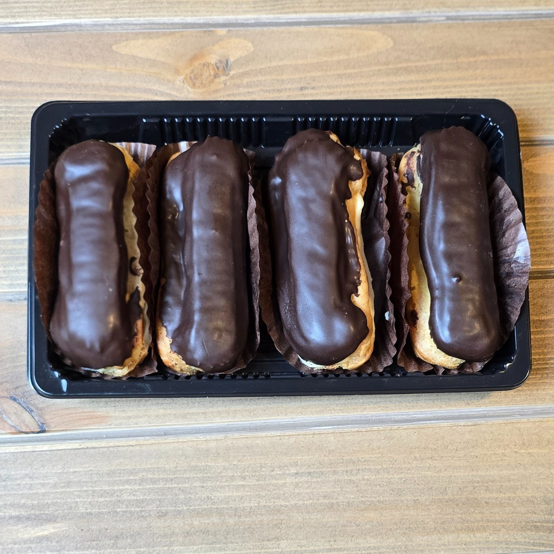 Chocolate Eclair/اكلير بالشوكولاتة