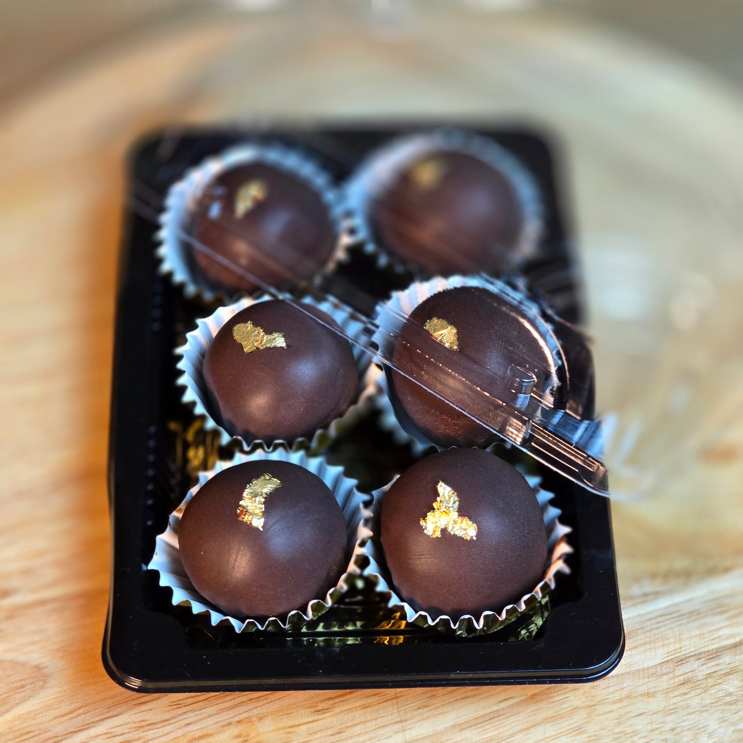 كرات الكيك بالشوكولاته/ Chocolate cake balls