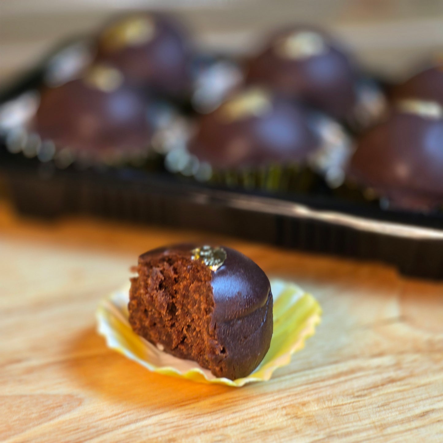 كرات الكيك بالشوكولاته/ Chocolate cake balls