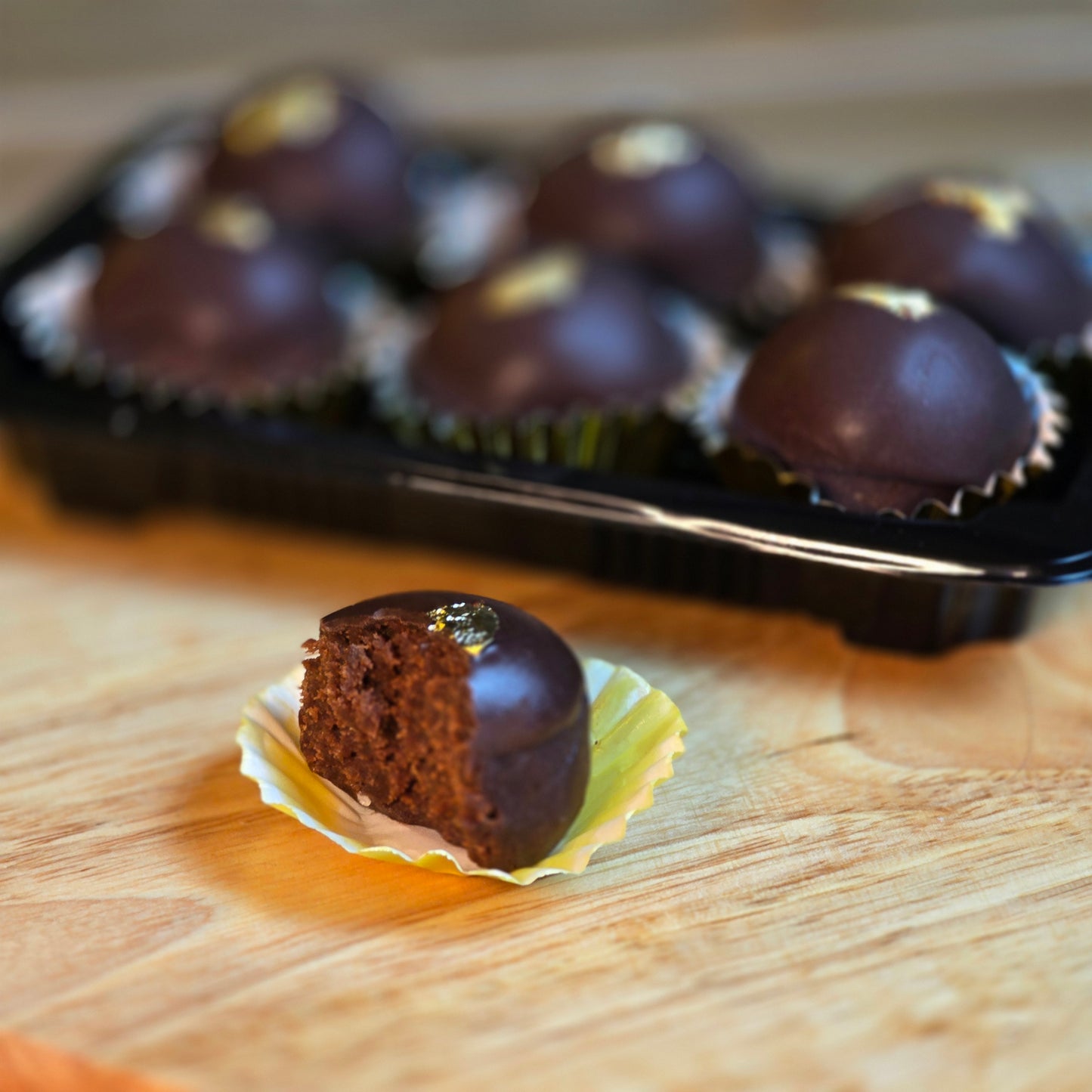 كرات الكيك بالشوكولاته/ Chocolate cake balls